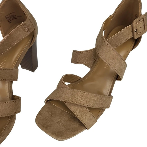 Anne Klein Valta Crossover Block Heel Sandal - Picture 8 of 8